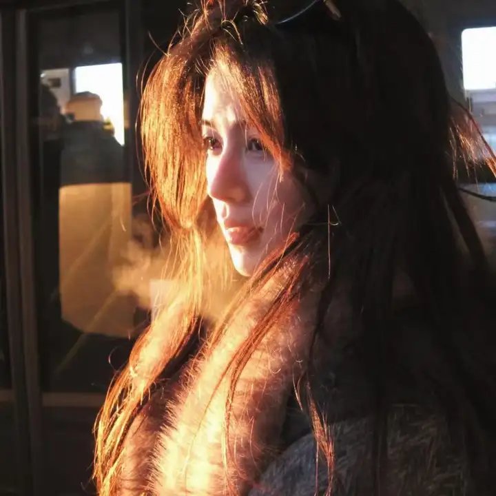 闭上眼睛活着很容易